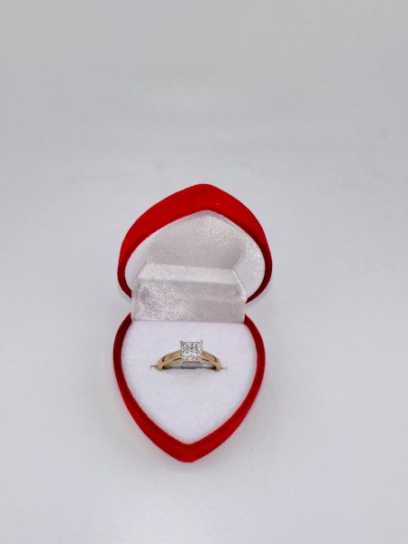 ENGAGENMENT RING 14K WITH DIMOND