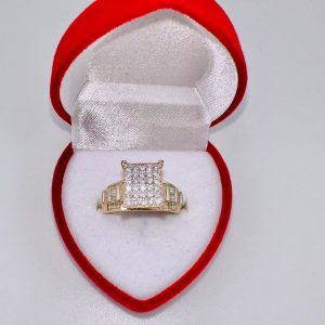 ENGAGENMENT RING  WITH DIMOND 10K