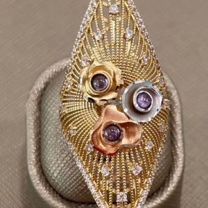 2 Women  ring 14k