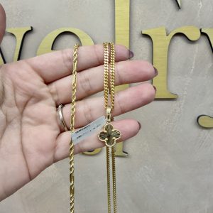 Clover with chain and bracelet