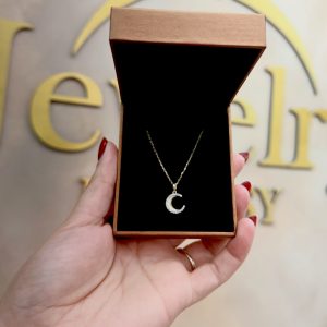 Moon chain with diamond
