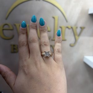 Engagement ring 10k 1/2 ct of natural diamonds