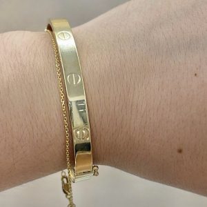 Bangle hallow 10k Size 7 6.5mm