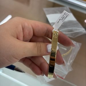 Bangle love 14k